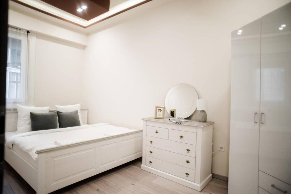 New Luxury Apartment In The Center With A/C Budapest Exterior foto
